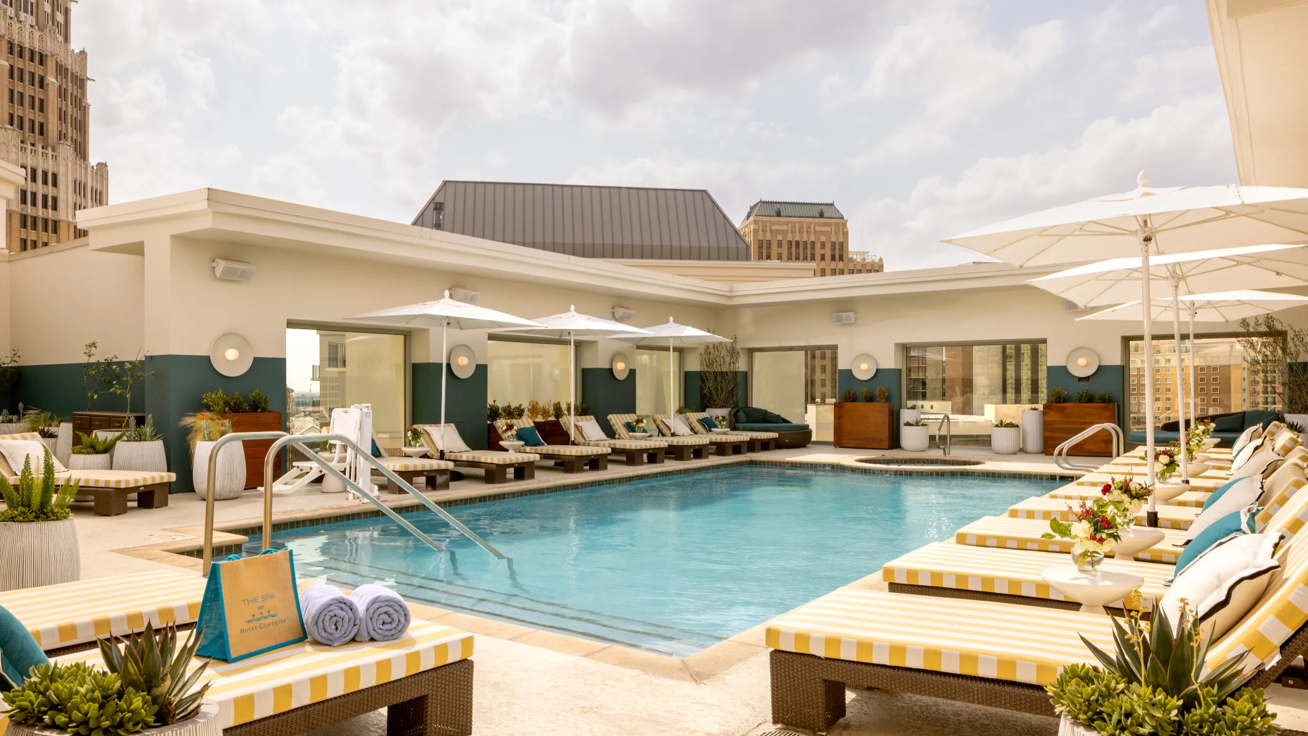 Hotel Contessa rooftoppool