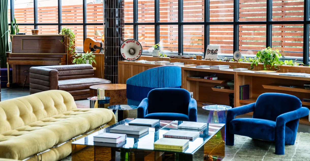 Waymore’s Guest House & Casual Club